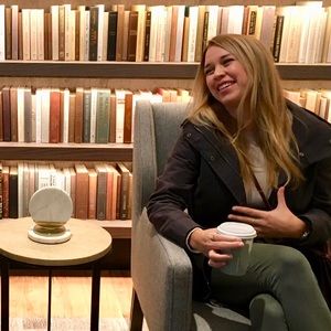 Meet your Posher, Raquel